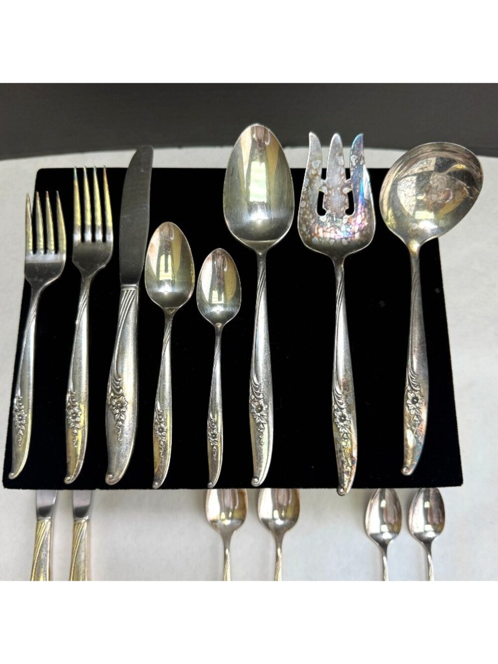 Vintage Nobility Oneida Empire Crafts Magic Moment Silverplate Flatware Set 33 P